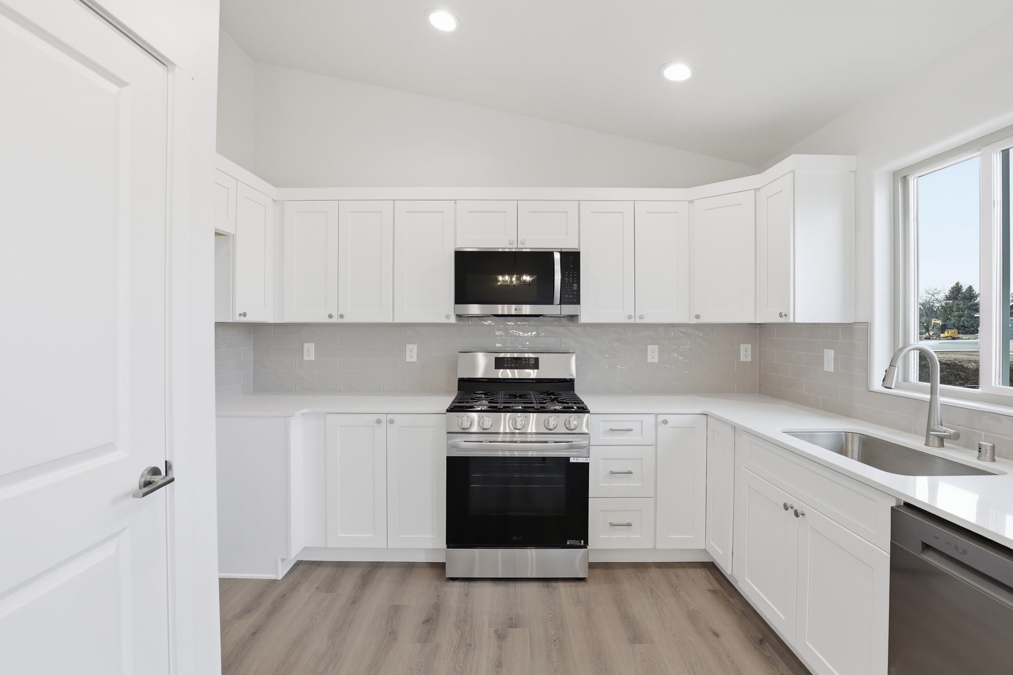 24 W 12th St - Photo 12