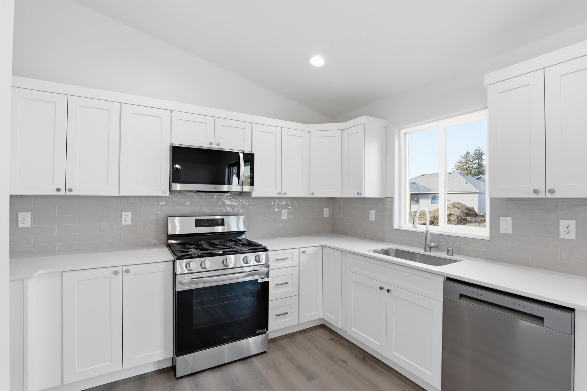 24 W 12th St - Photo 13