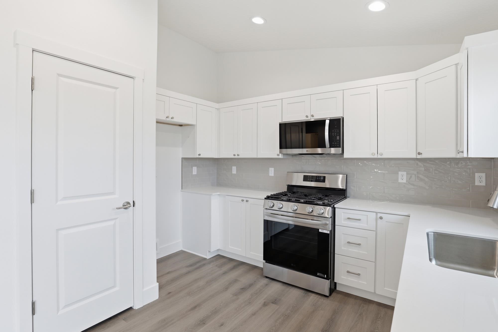 24 W 12th St - Photo 14