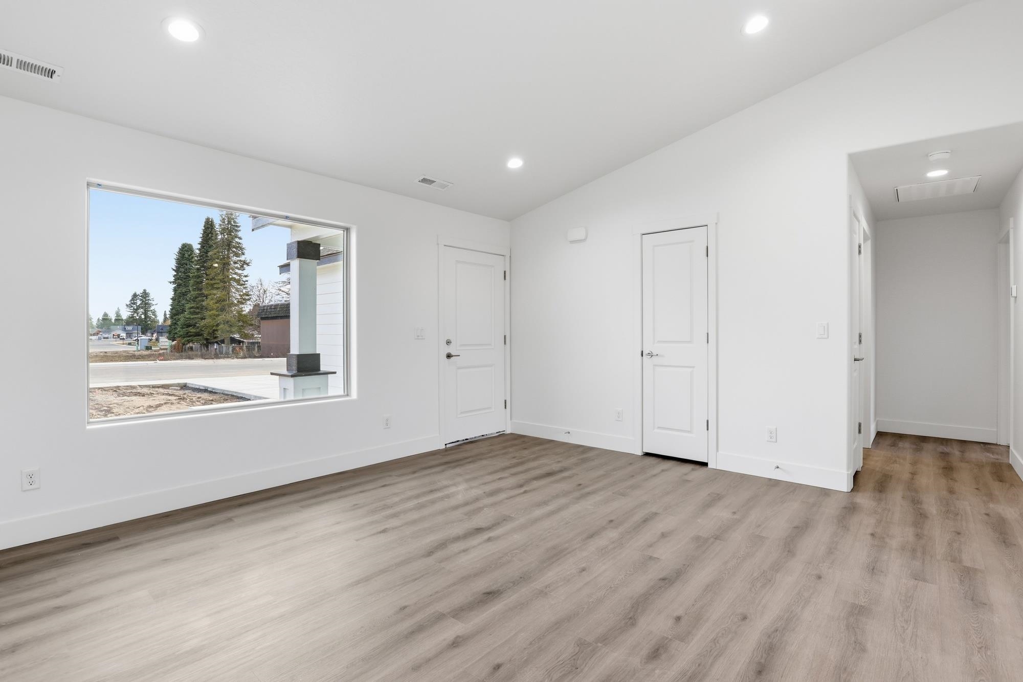24 W 12th St - Photo 8