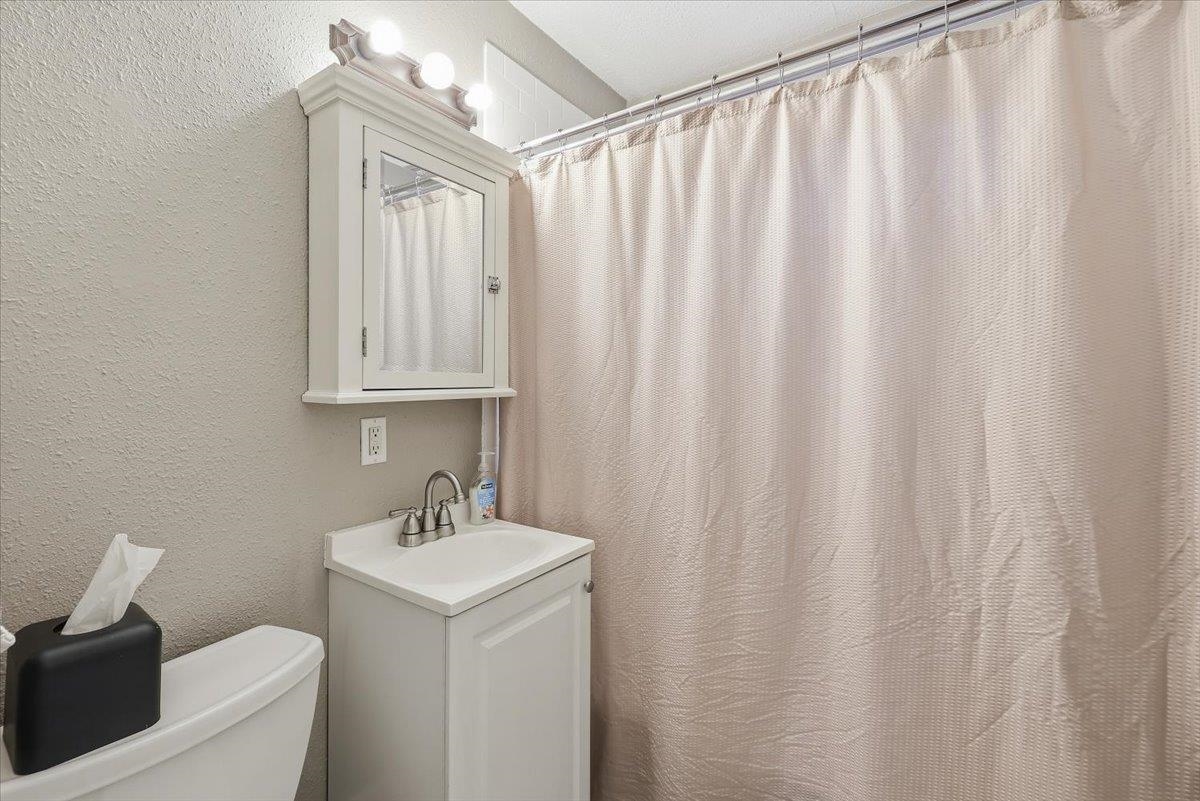 3105 W Rosamond Ave - Photo 15