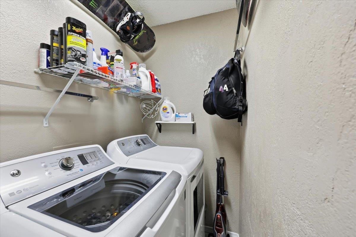 3105 W Rosamond Ave - Photo 16