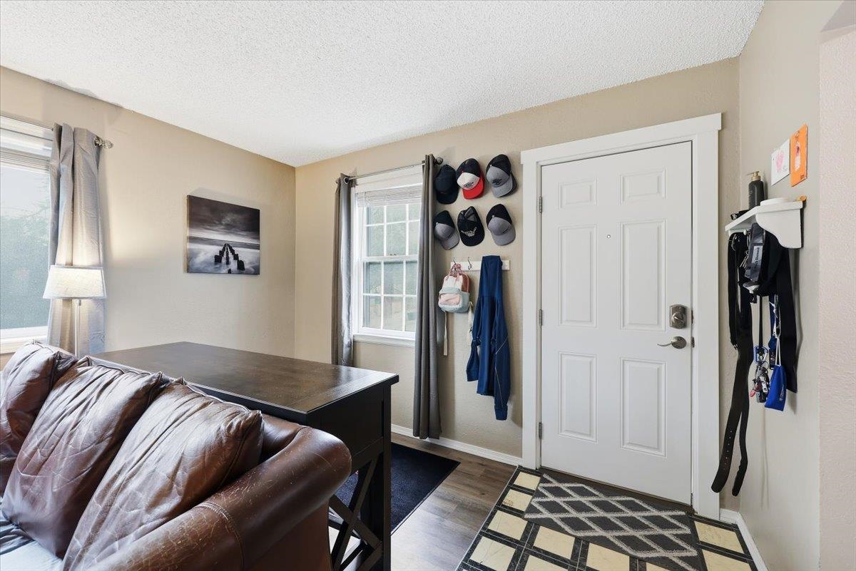 3105 W Rosamond Ave - Photo 5