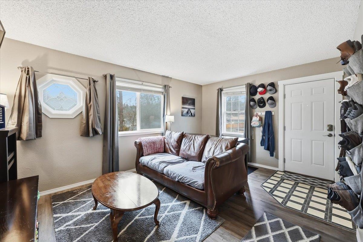 3105 W Rosamond Ave - Photo 6