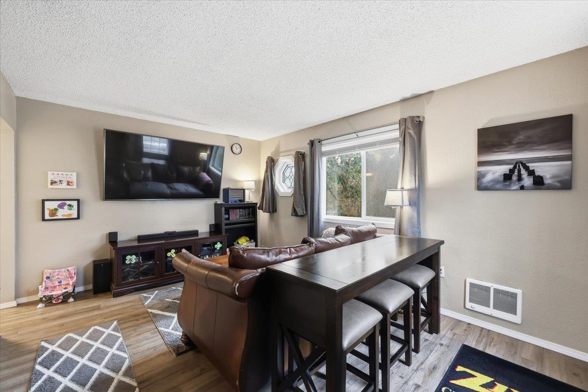3105 W Rosamond Ave - Photo 9