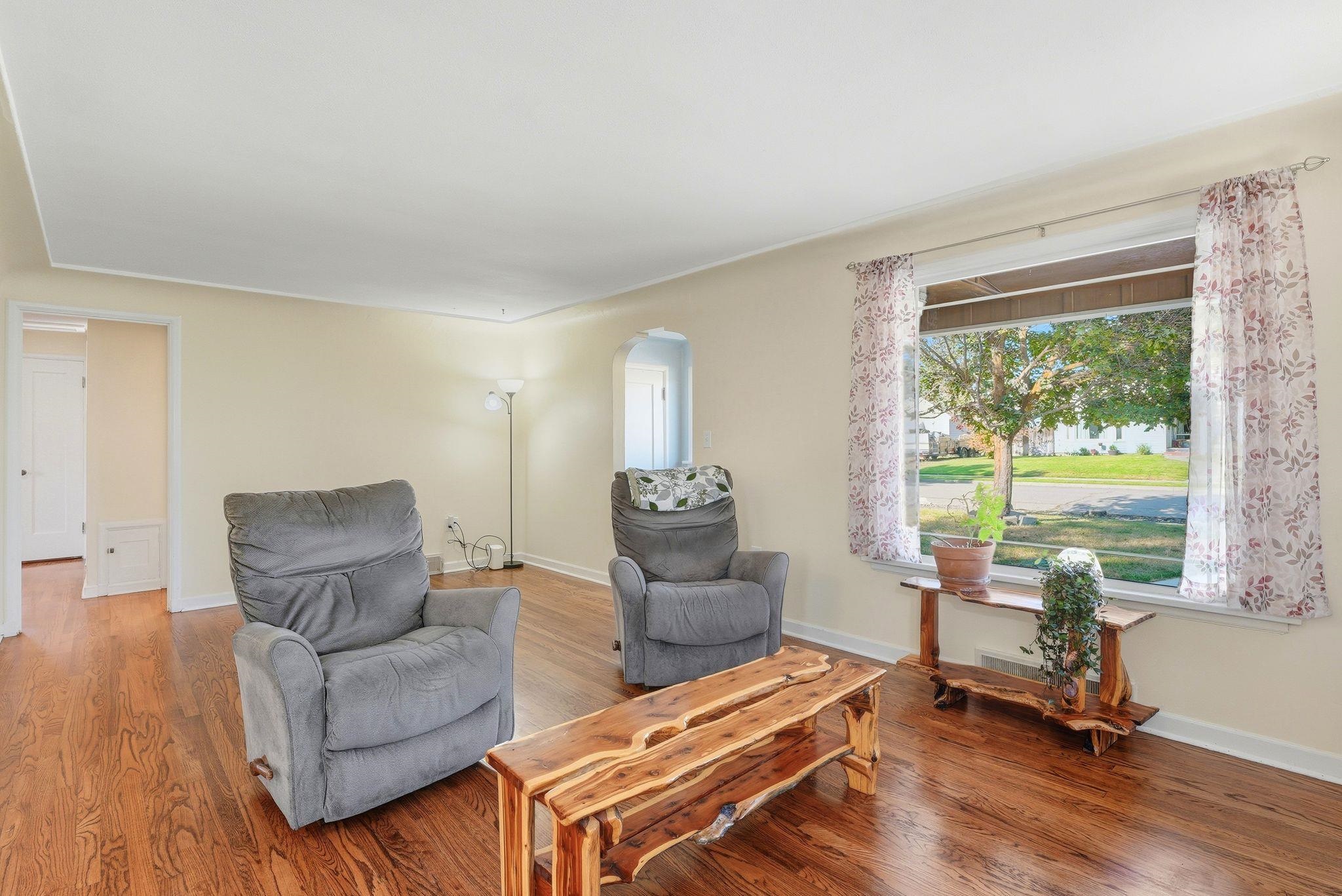 2521 W Walton Ave - Photo 11