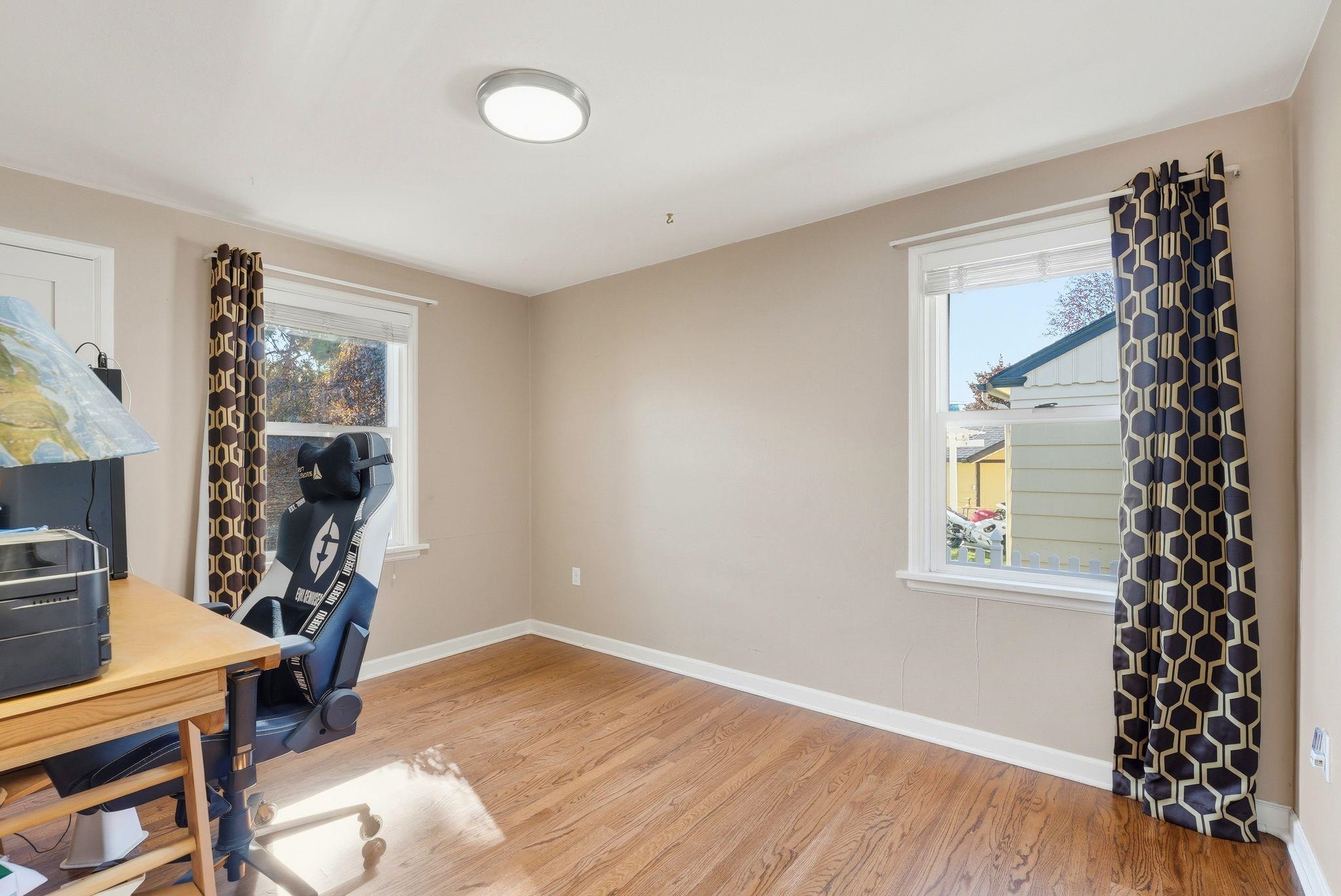 2521 W Walton Ave - Photo 14