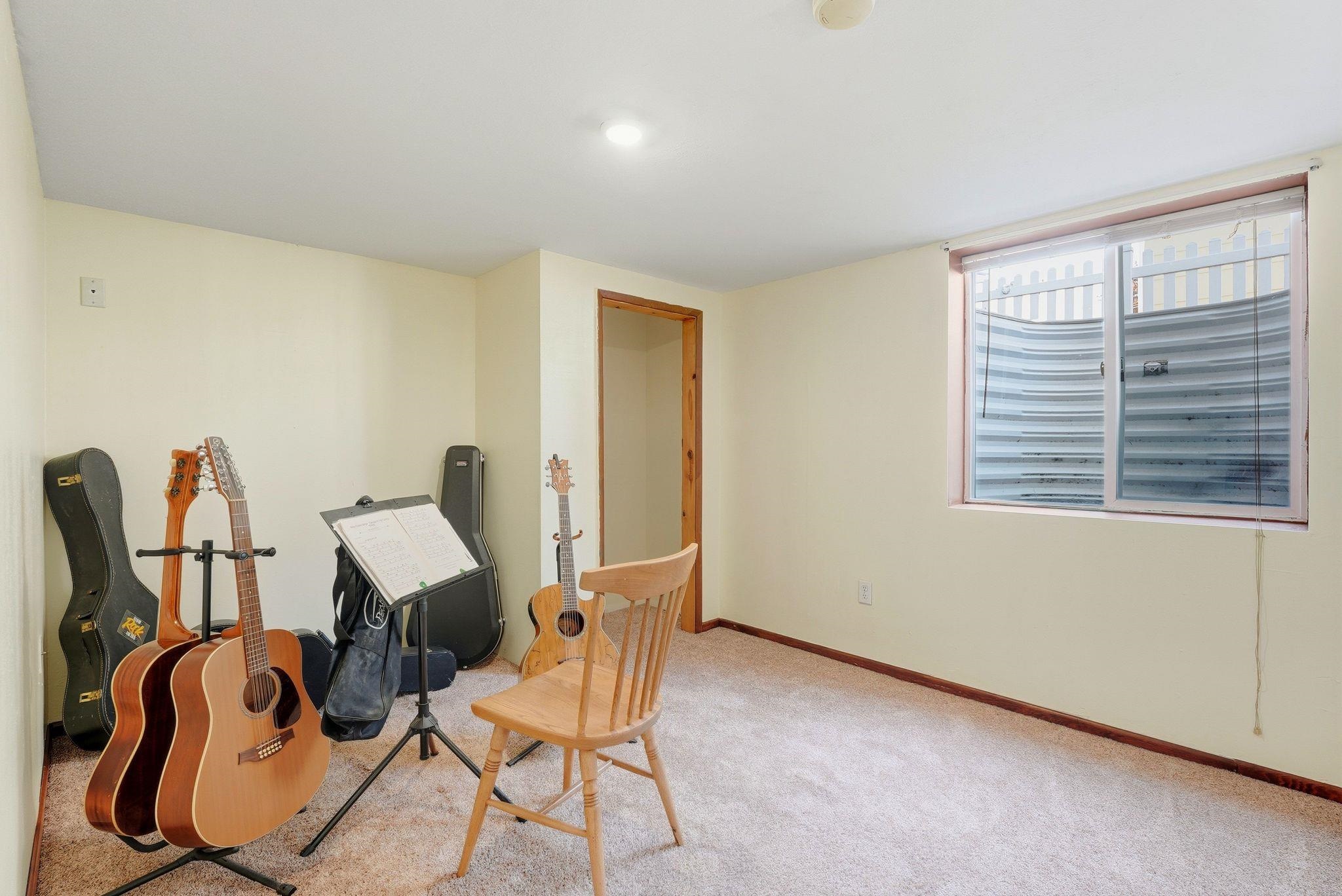 2521 W Walton Ave - Photo 17