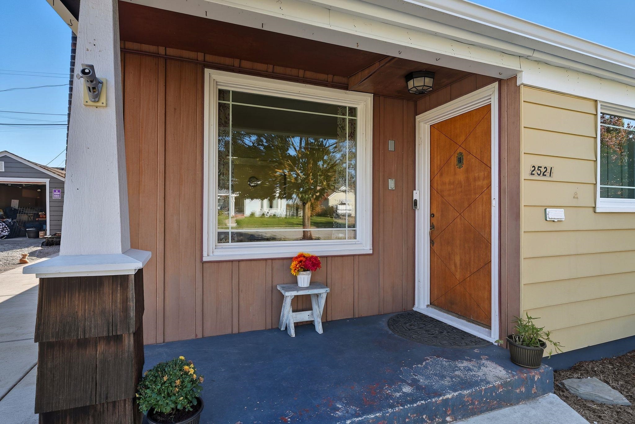 2521 W Walton Ave - Photo 3