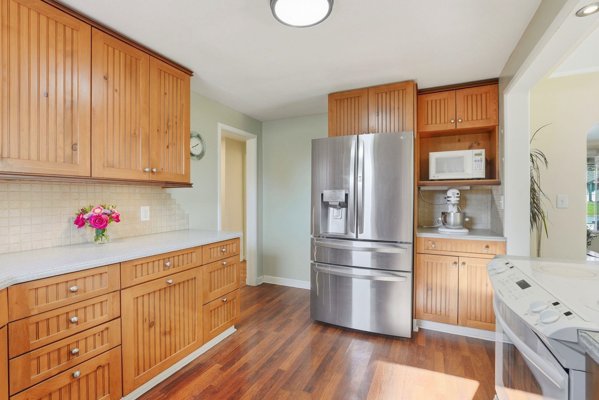 2521 W Walton Ave - Photo 4