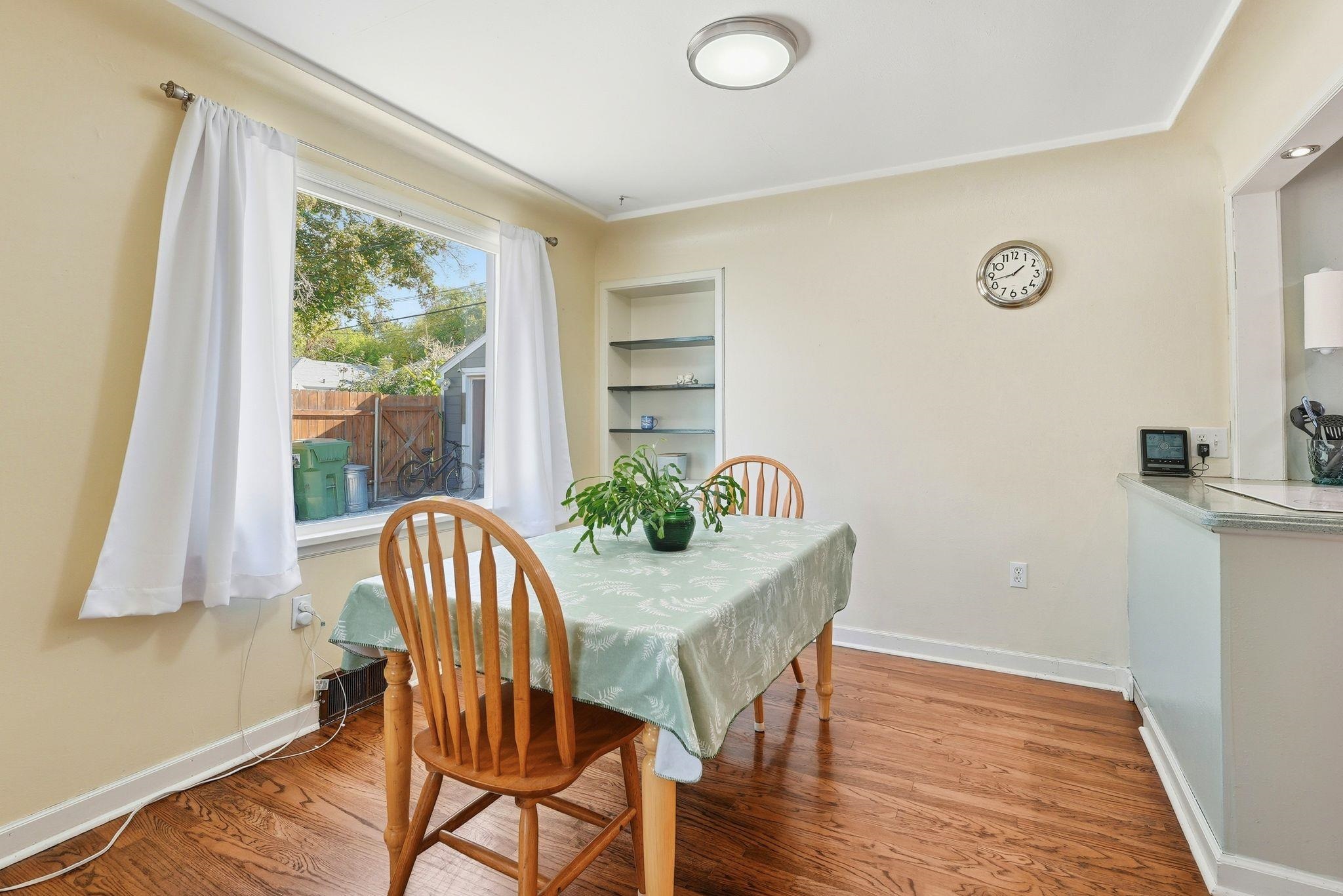 2521 W Walton Ave - Photo 8
