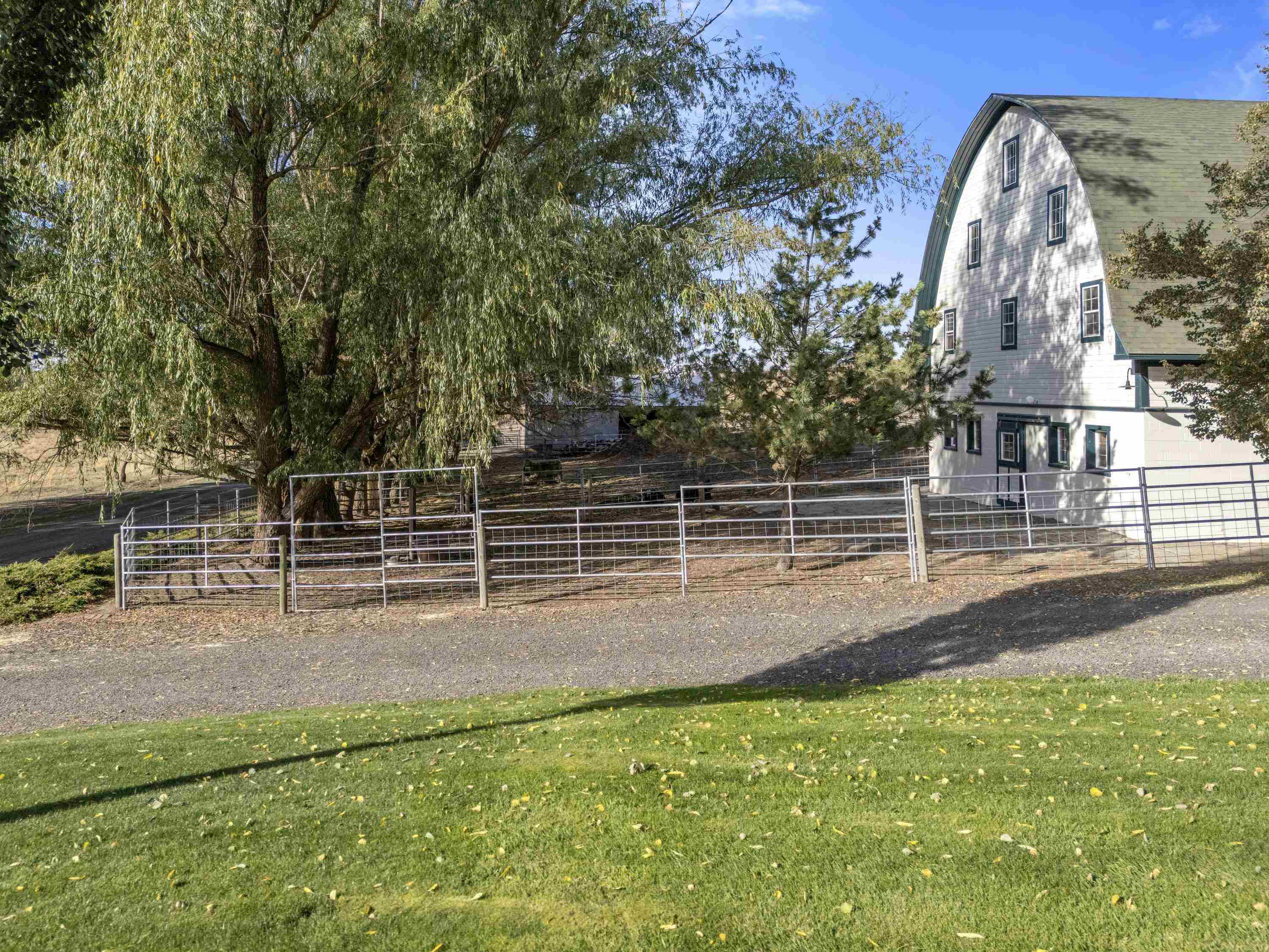 3351 W Lone Pine Rd - Photo 40
