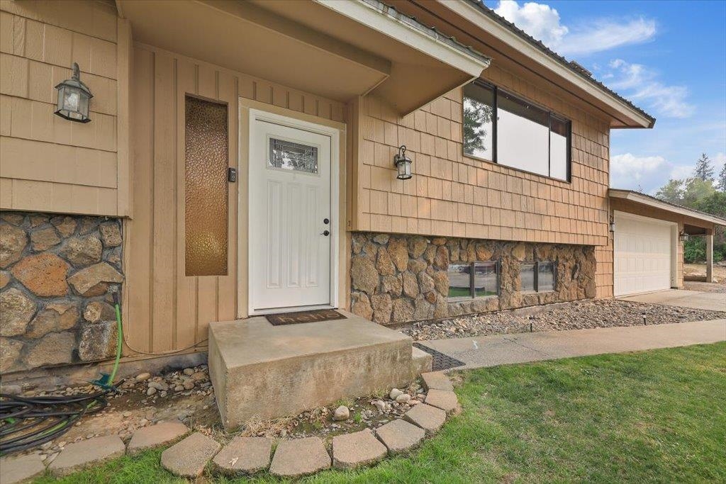 705 Winslow Rd - Photo 3