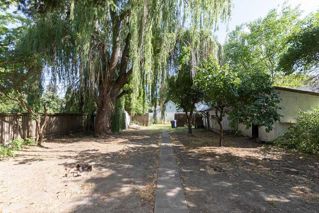 2514 E 4TH Ave - Photo 2