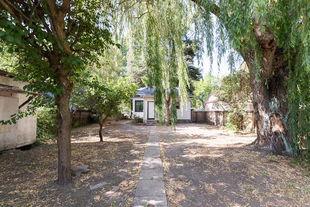 2514 E 4TH Ave - Photo 3