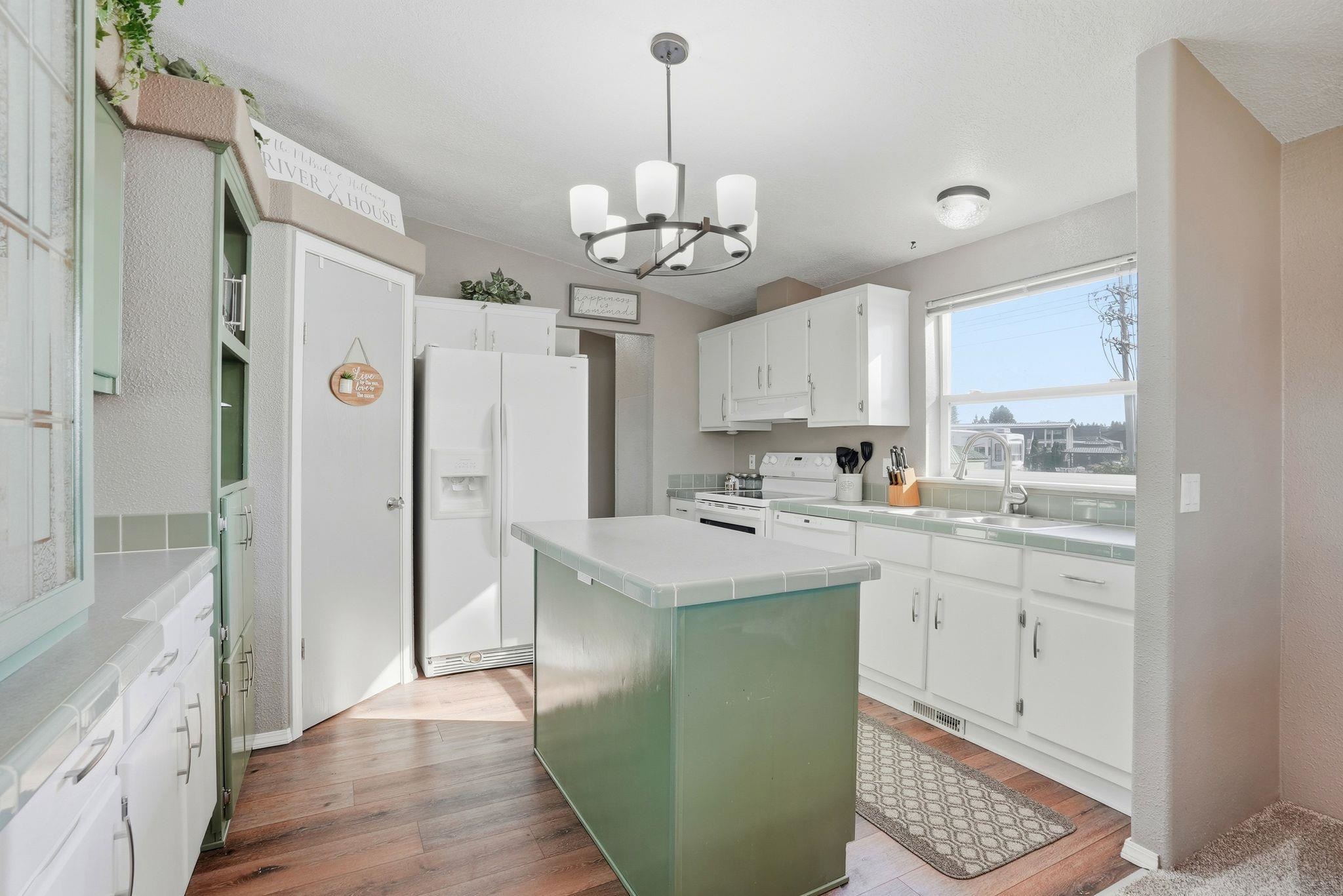 1481 Lenora Dr - Photo 13