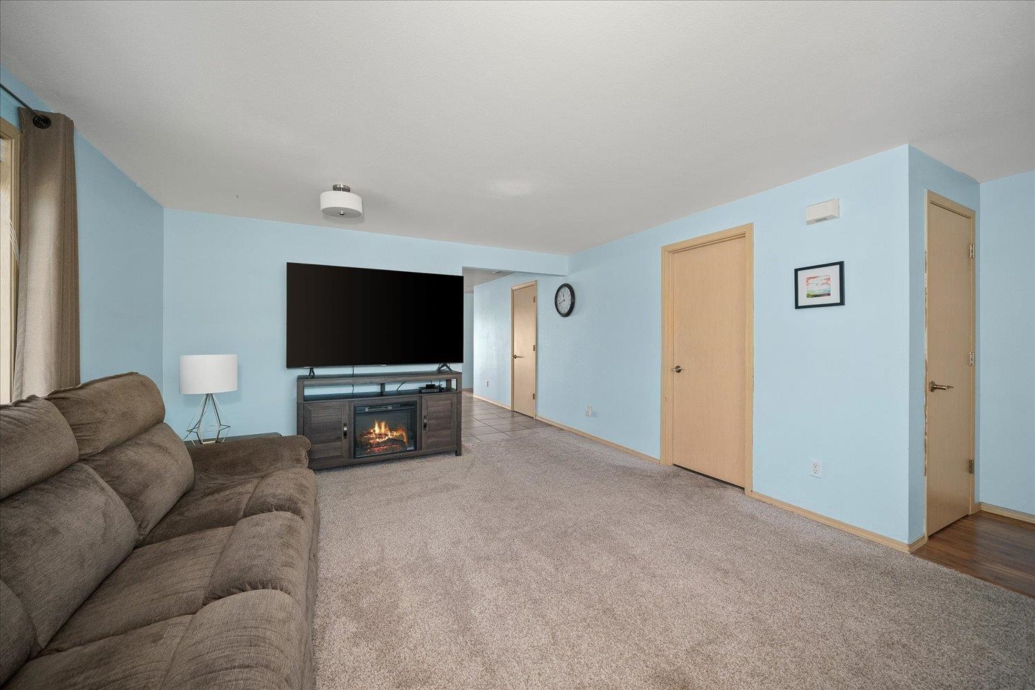 9426 W Claire Ave - Photo 4