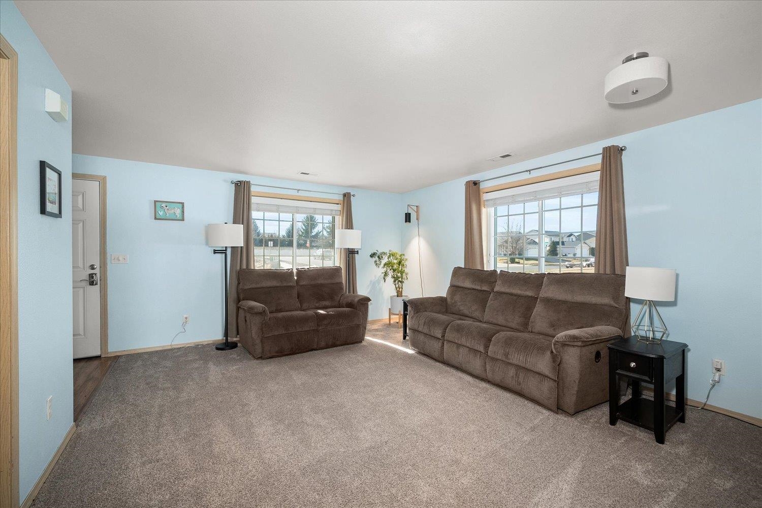9426 W Claire Ave - Photo 5