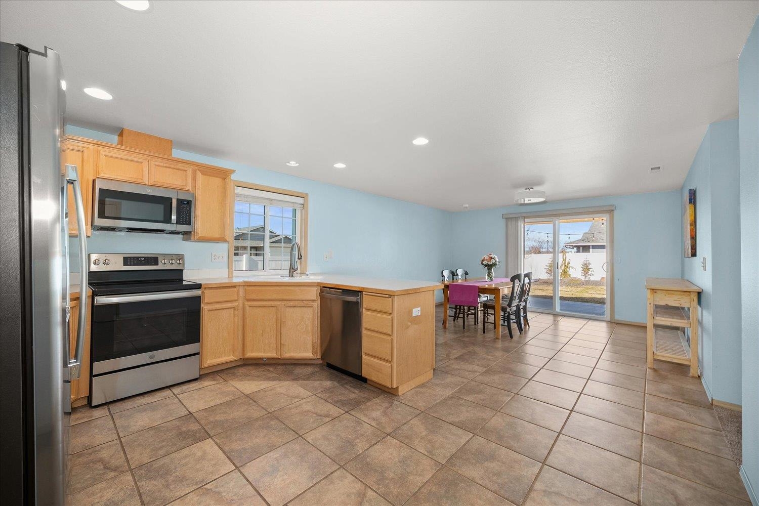 9426 W Claire Ave - Photo 7