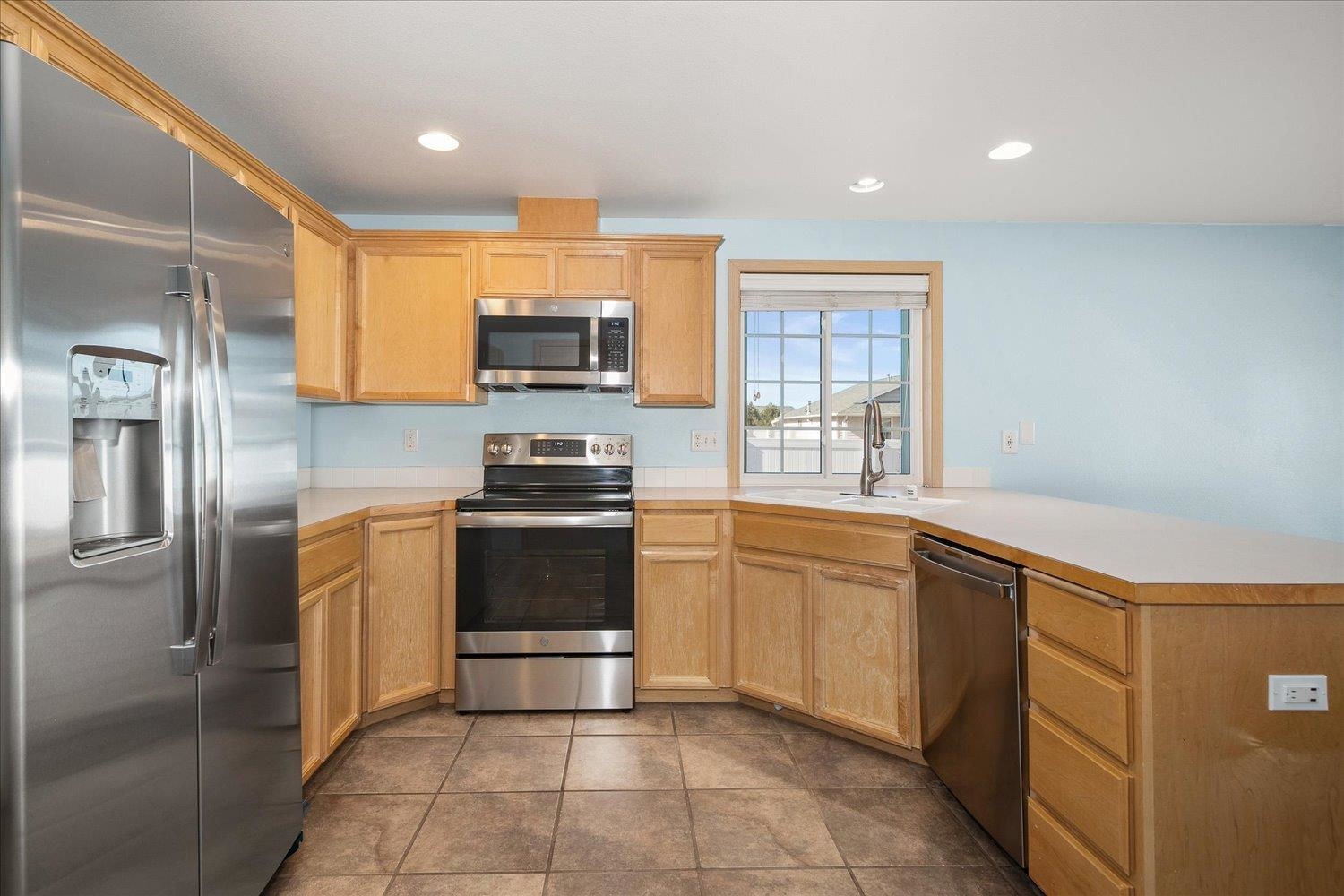 9426 W Claire Ave - Photo 8