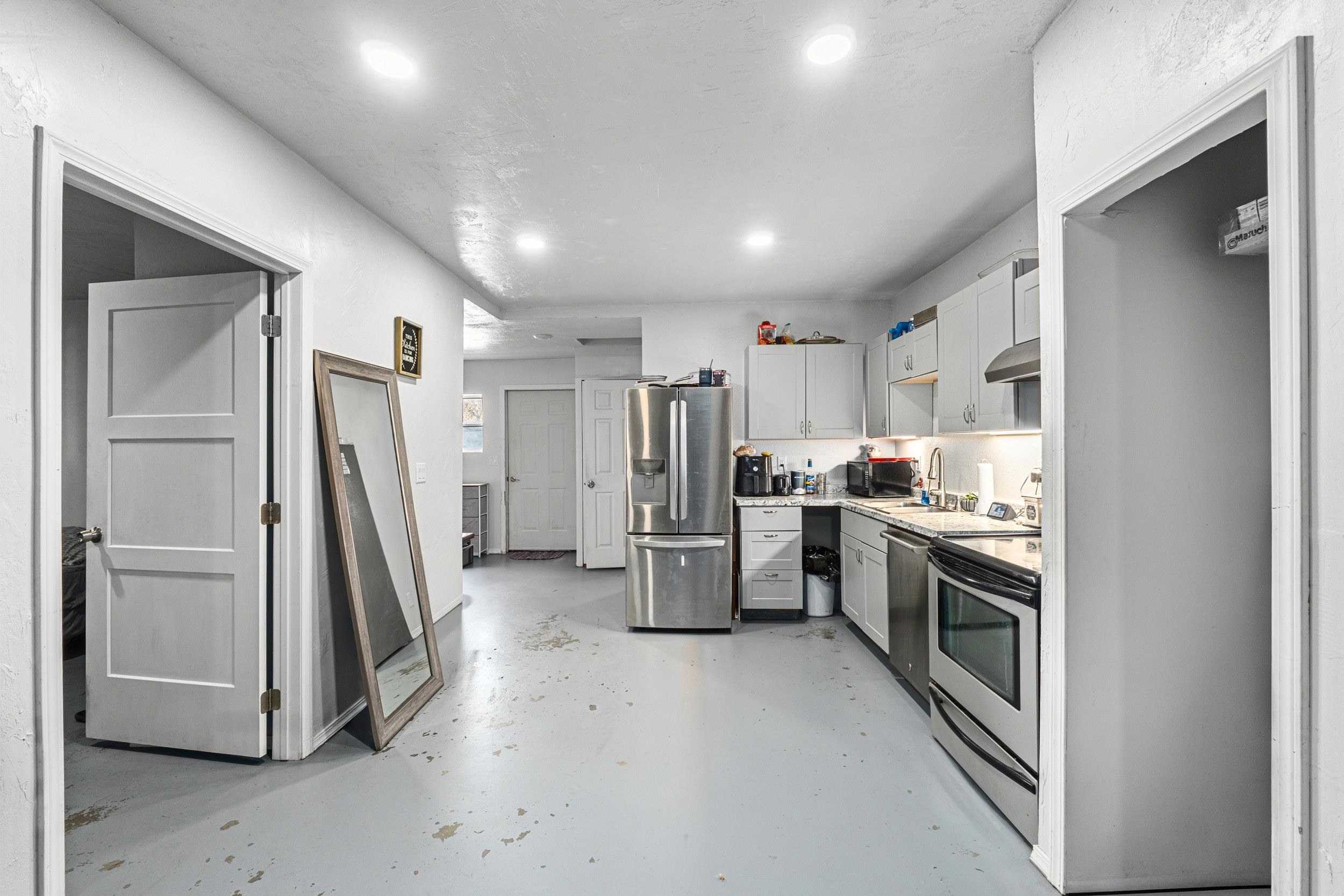 108 S Stevens St - Photo 9