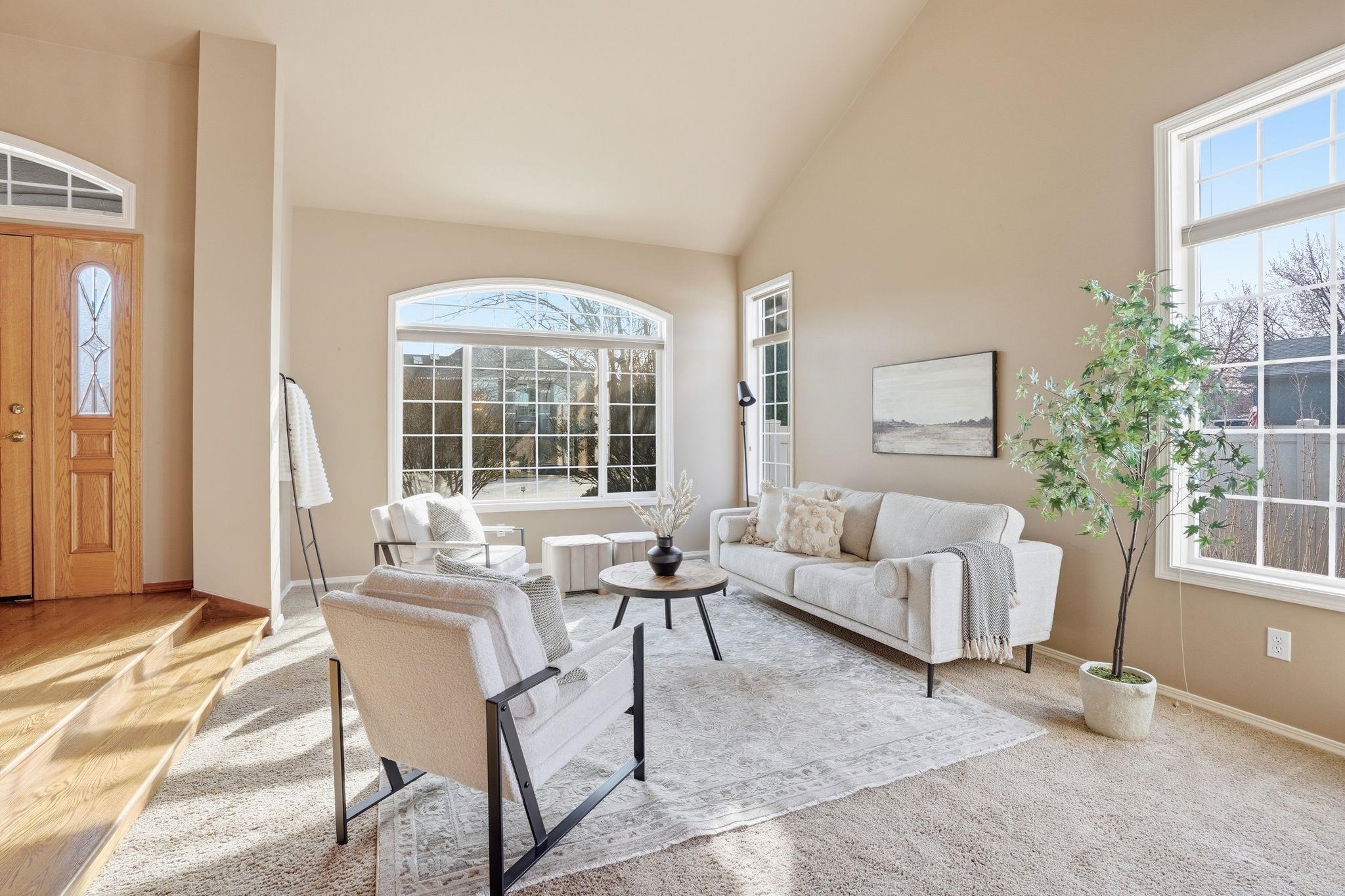 24109 E Broadway Ct - Photo 4