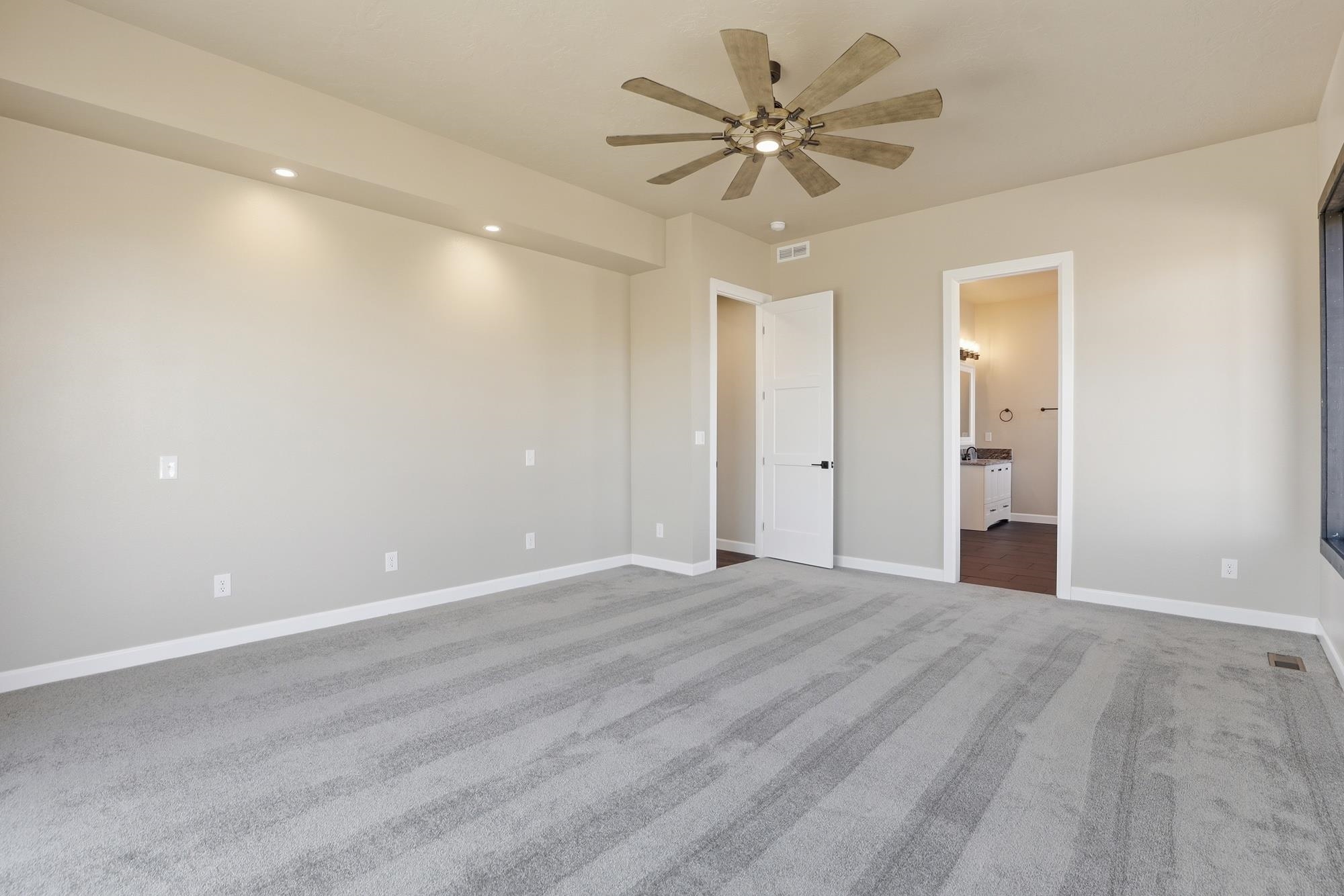 402 N Vine St - Photo 20