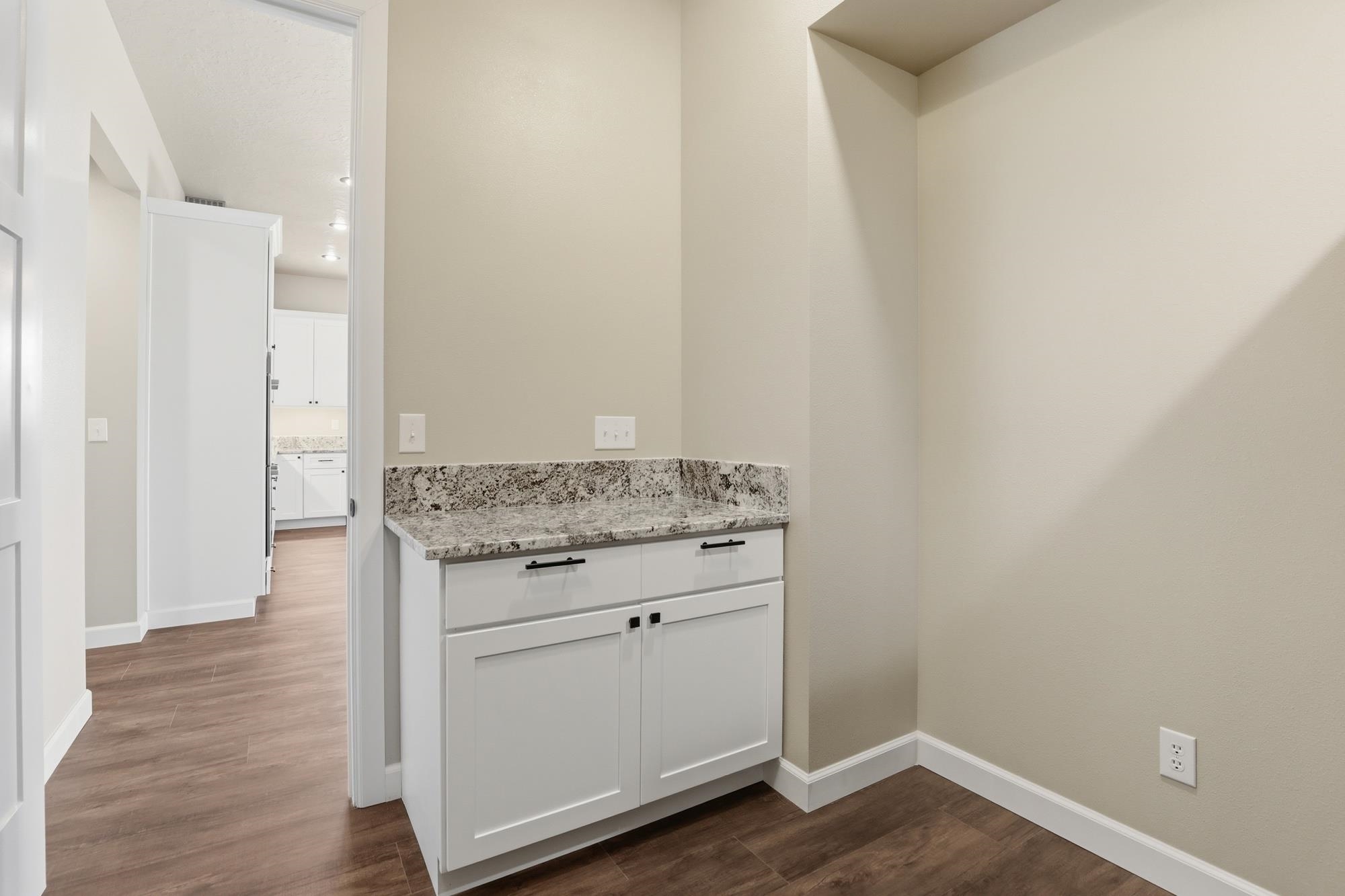 402 N Vine St - Photo 29