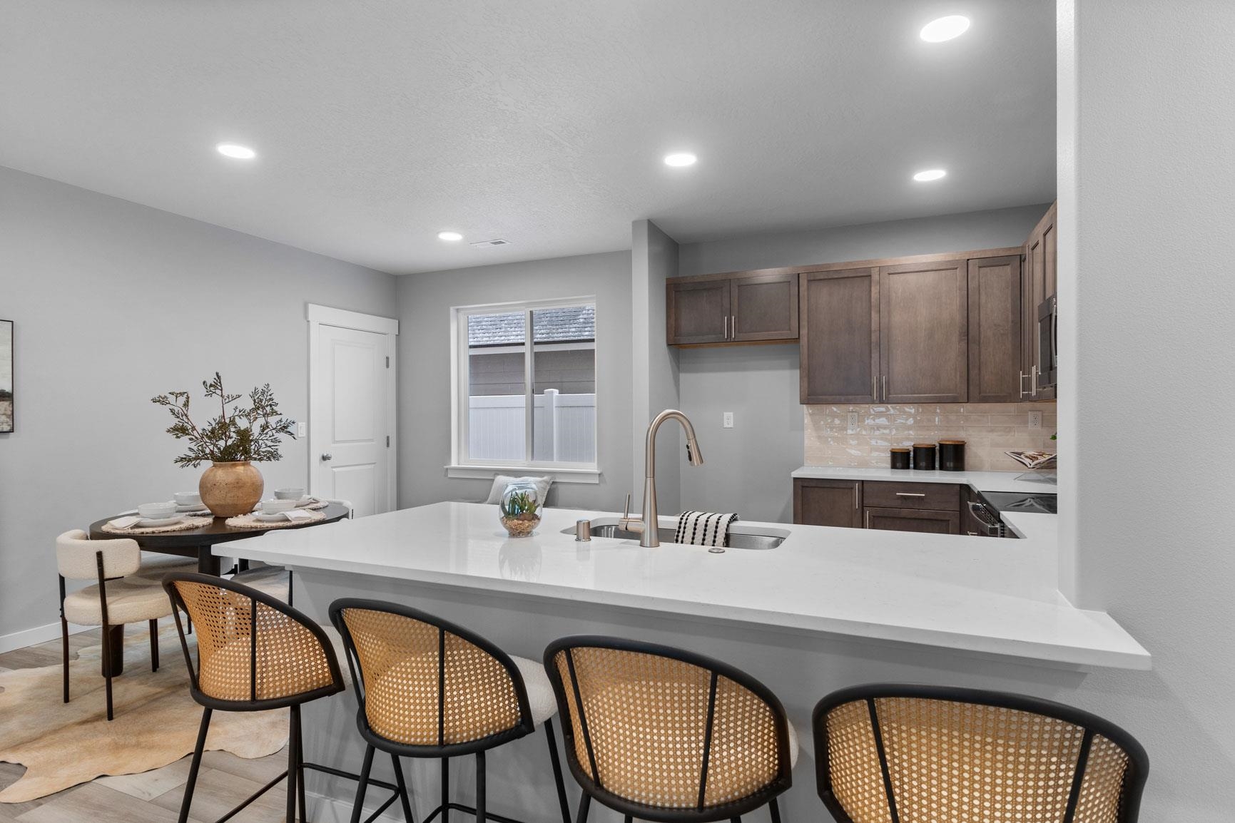 306 N Viewmont Ct - Photo 4