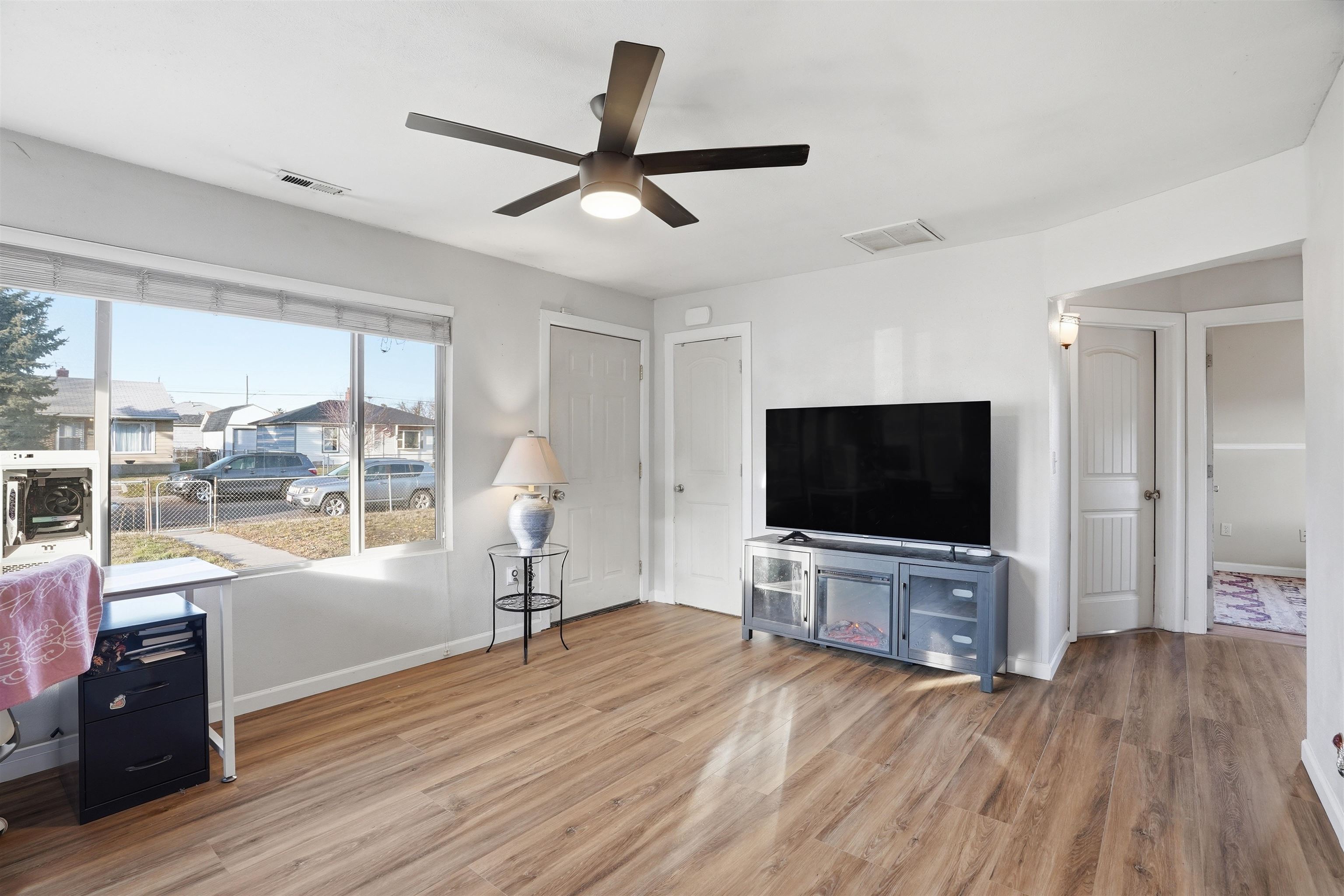1124 E Garland Ave - Photo 6