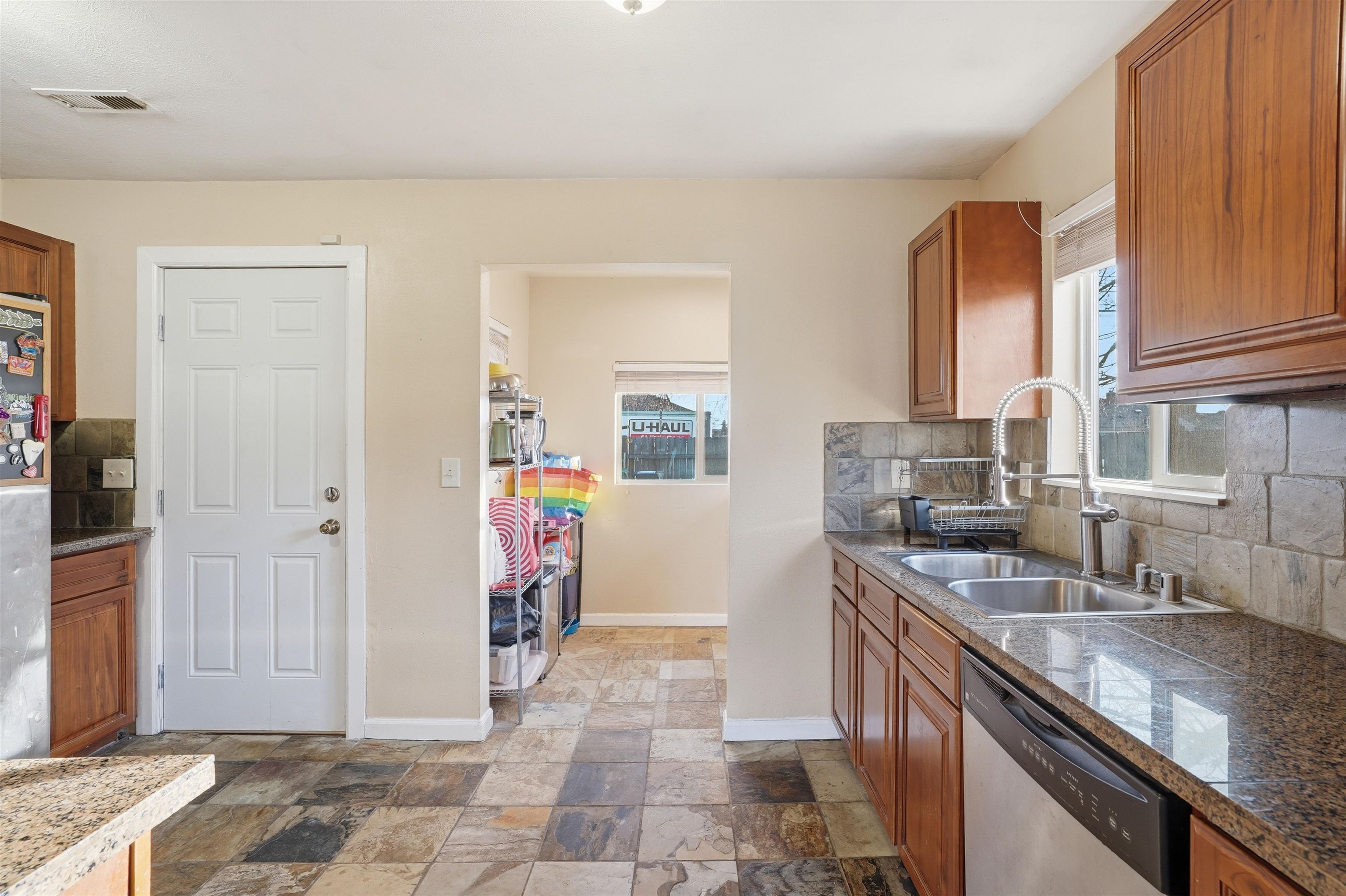 1124 E Garland Ave - Photo 7