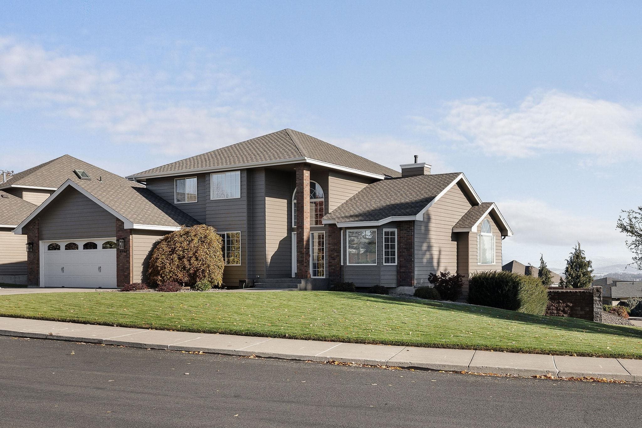 8904 N Bradbury St - Photo 1