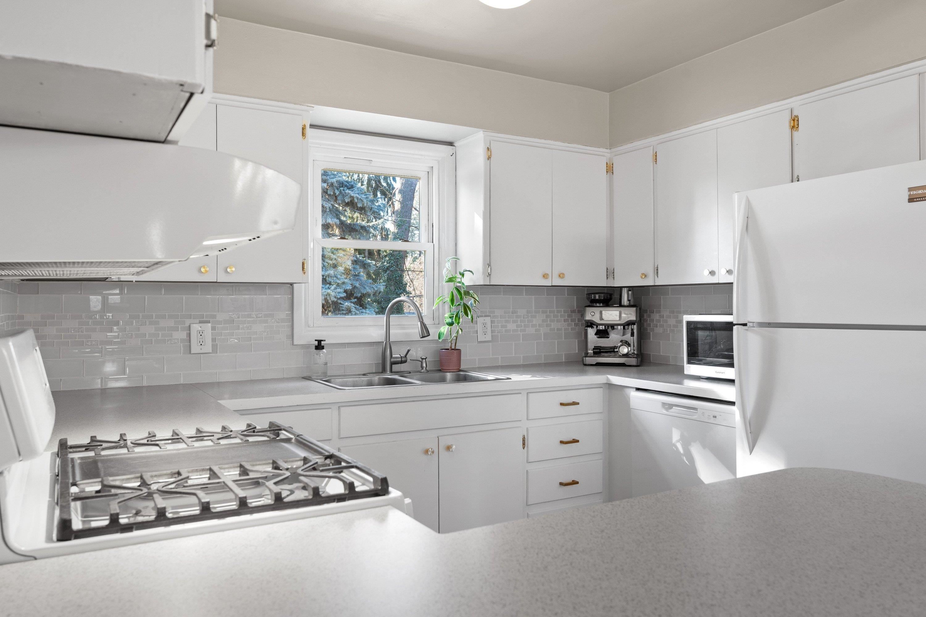 11224 E 18th Ave - Photo 17