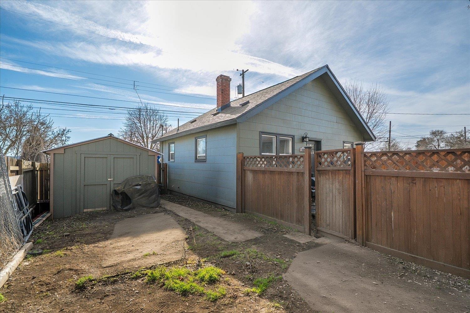 1420 E Bridgeport Ave - Photo 12