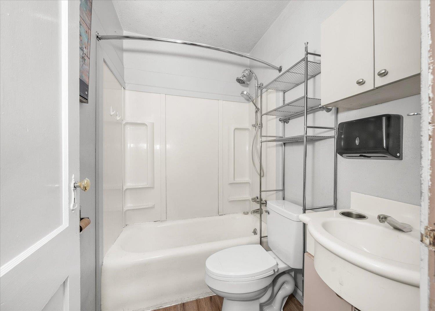 1420 E Bridgeport Ave - Photo 6
