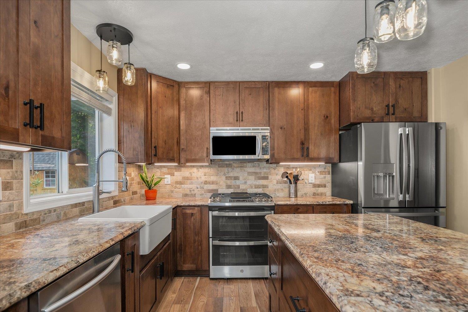 805 E Blackhawk Dr - Photo 7