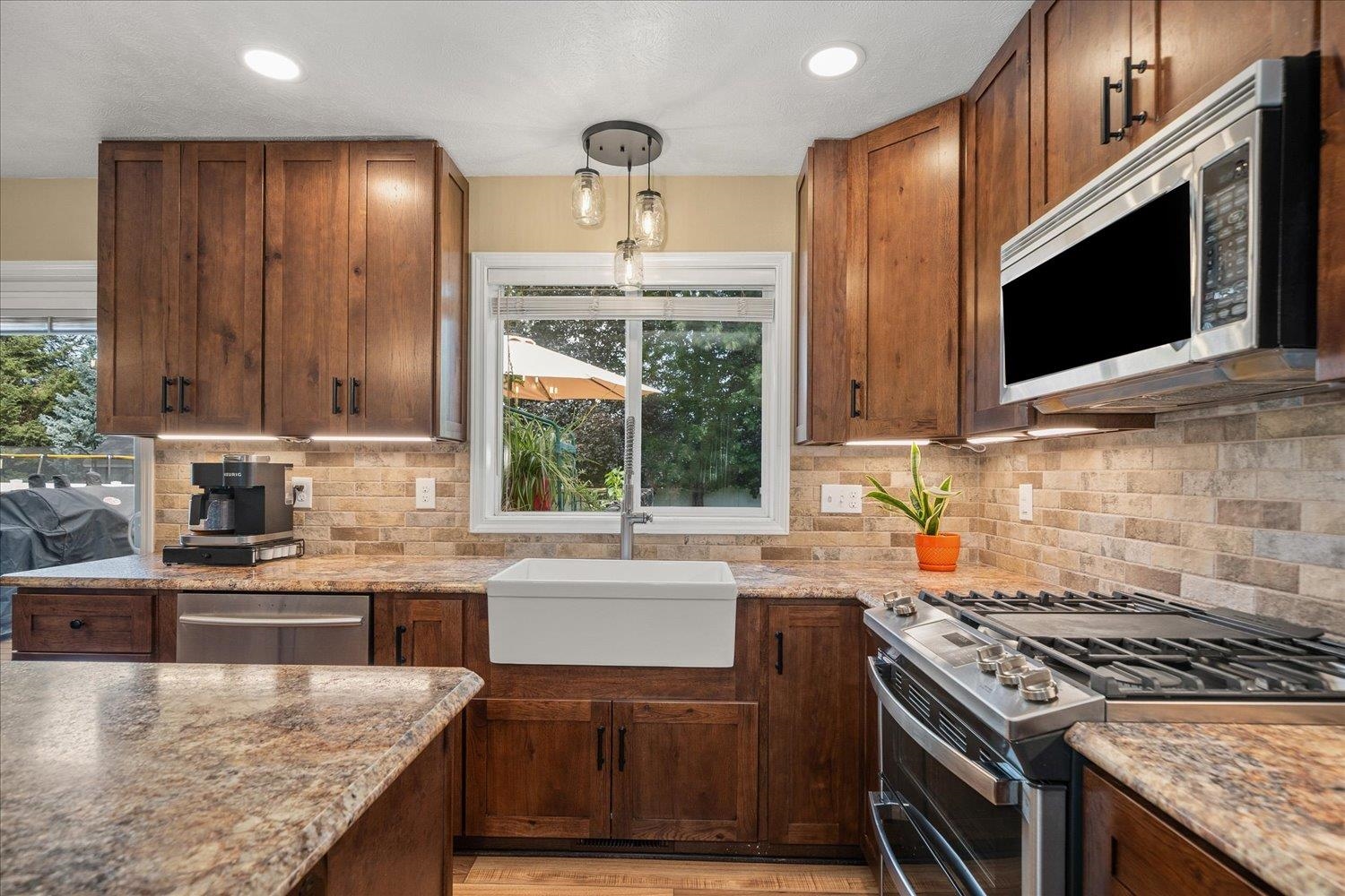 805 E Blackhawk Dr - Photo 8