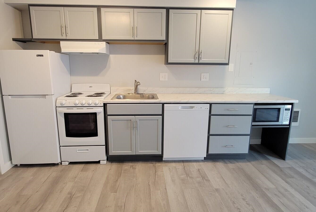 1824 W Maxwell Ave - Photo 3