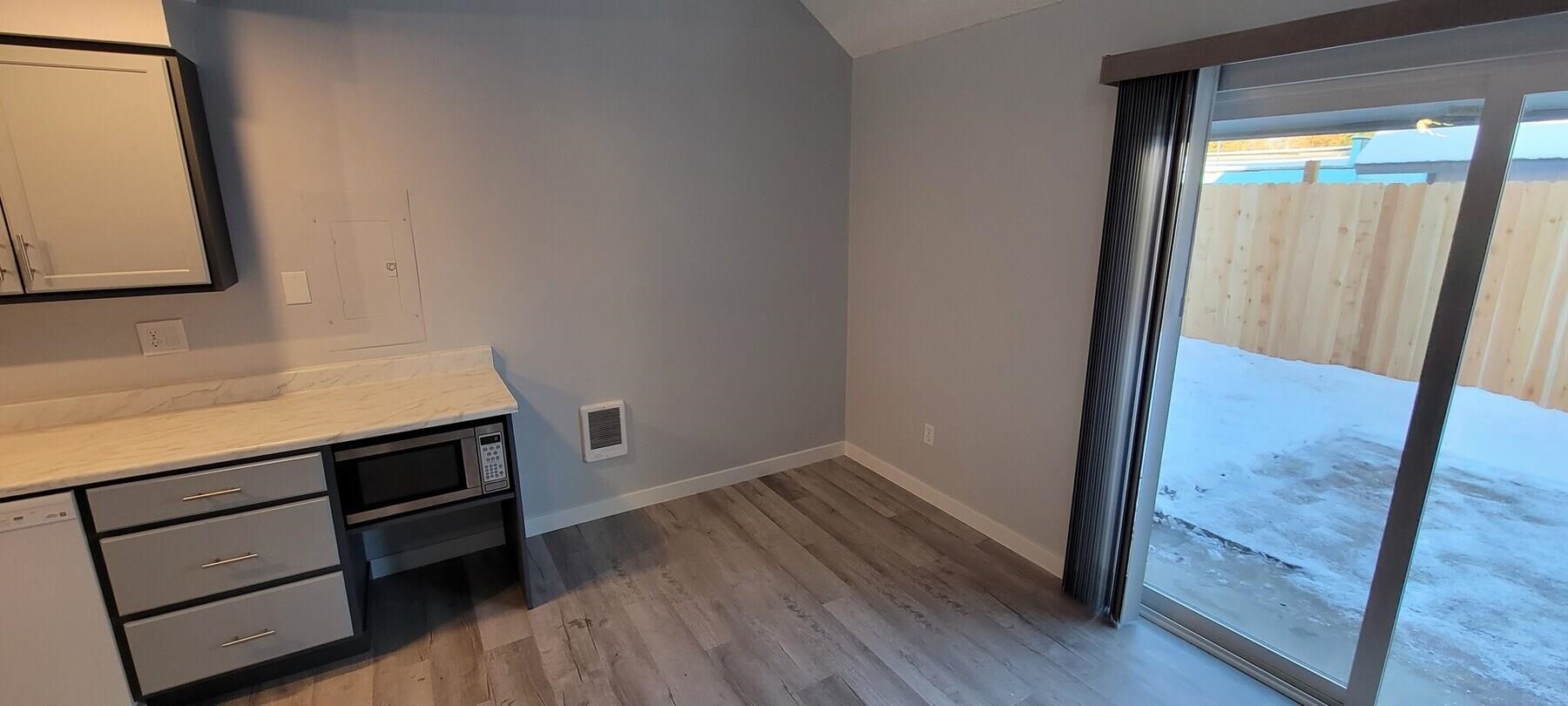 1824 W Maxwell Ave - Photo 4