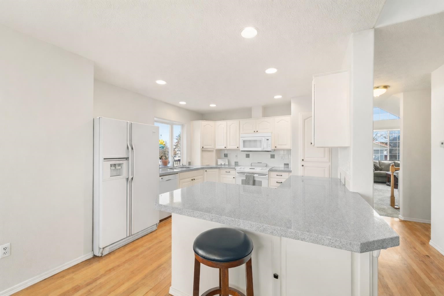 9019 N Rossmoor Ct - Photo 8