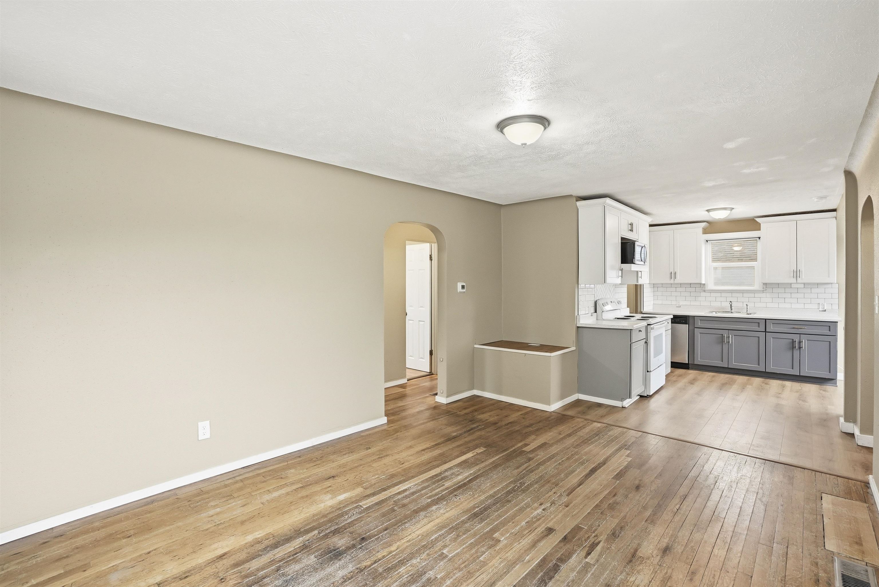 6113 E 8th Ave - Photo 8