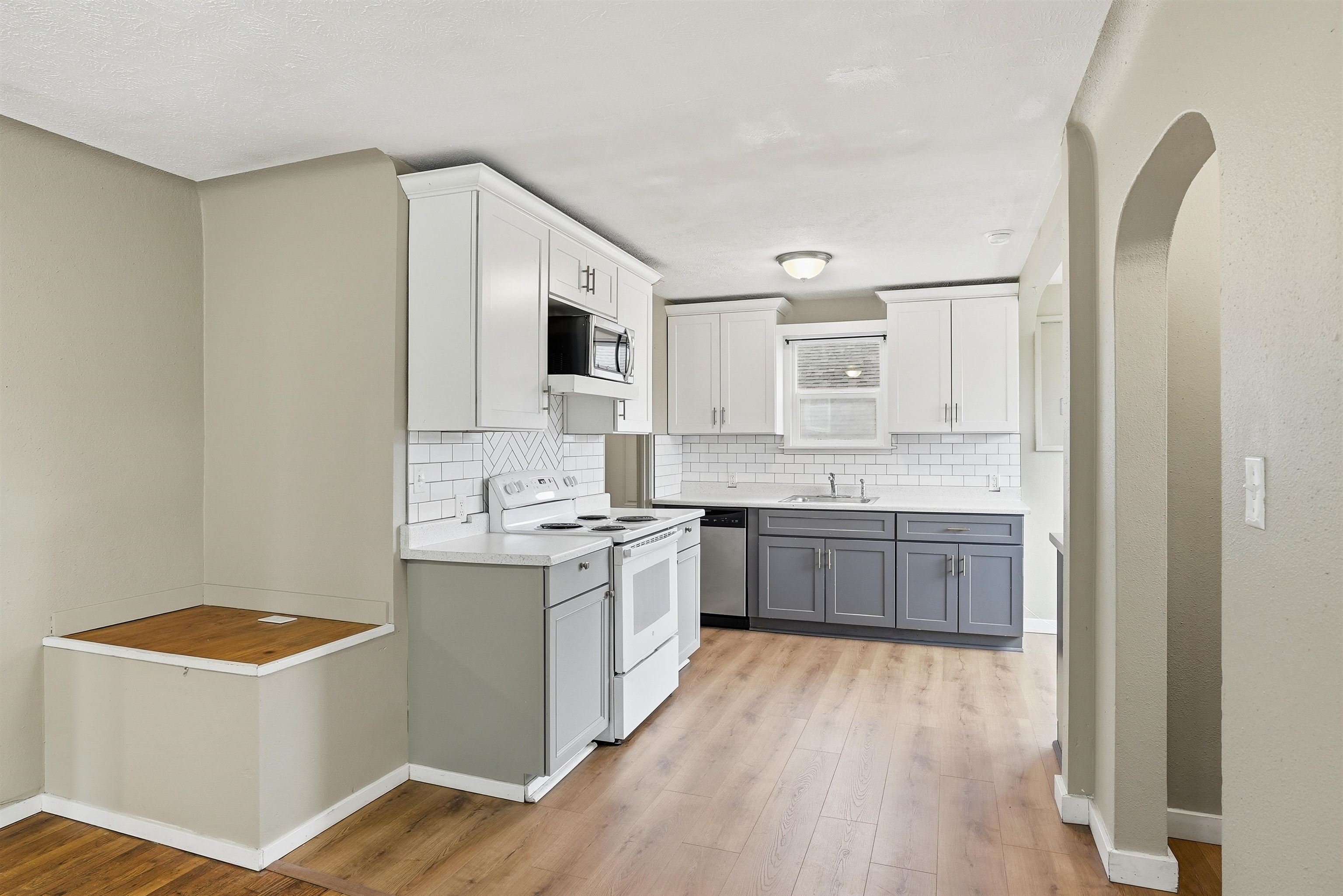 6113 E 8th Ave - Photo 9