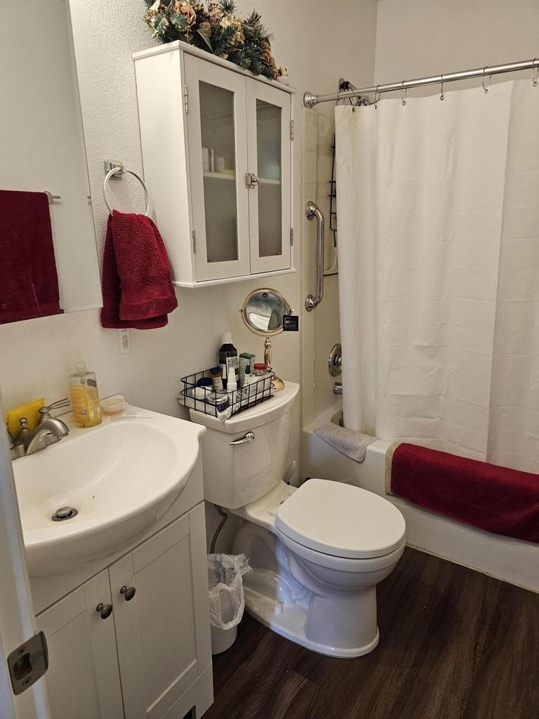 647 Elm Tree Dr - Photo 16