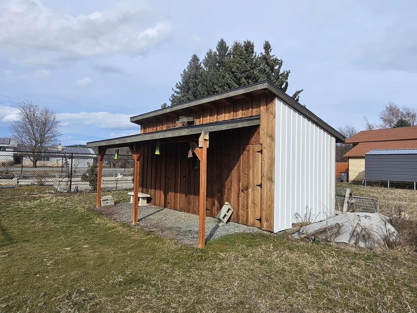 647 Elm Tree Dr - Photo 33