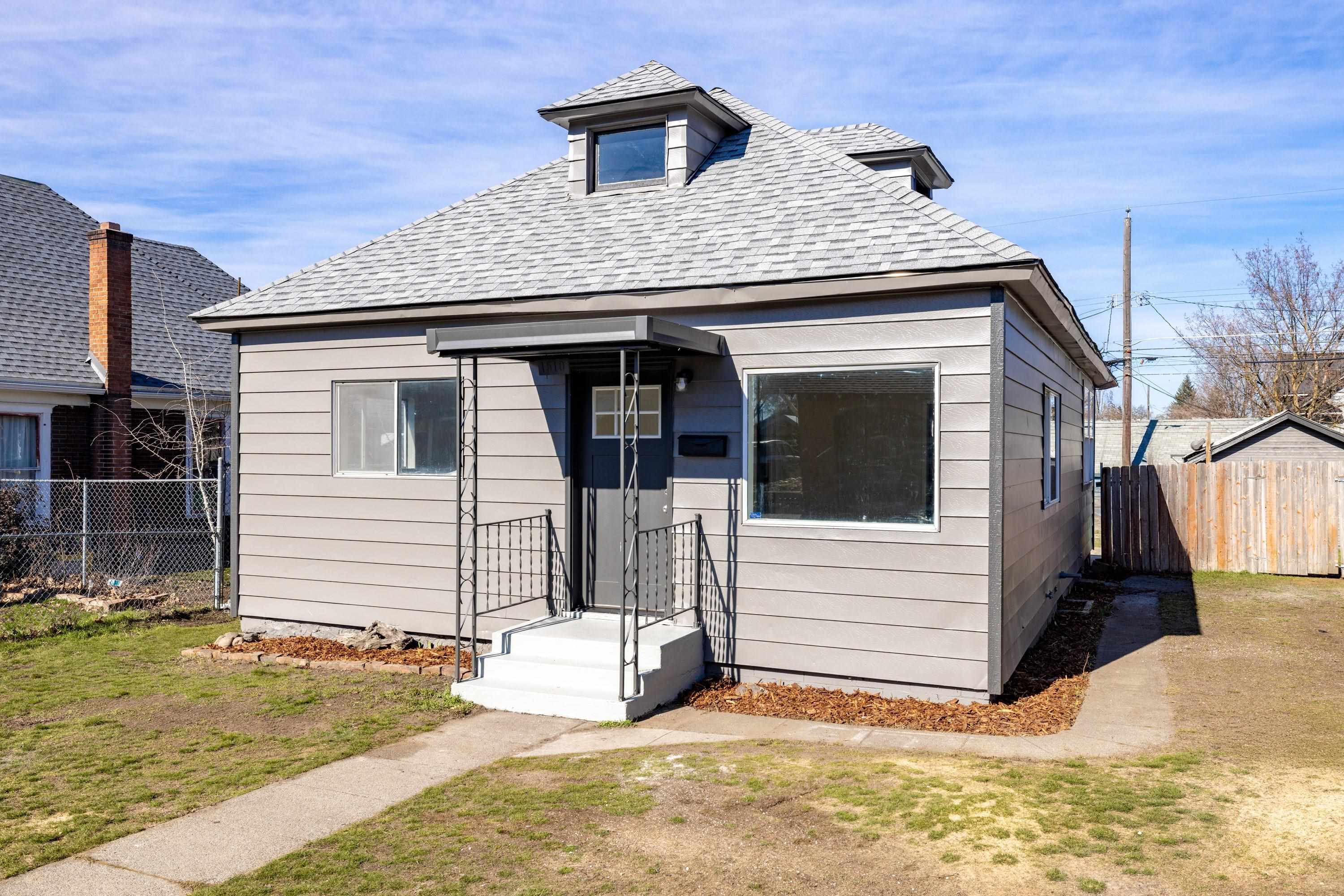 1510 W Spofford Ave - Photo 1