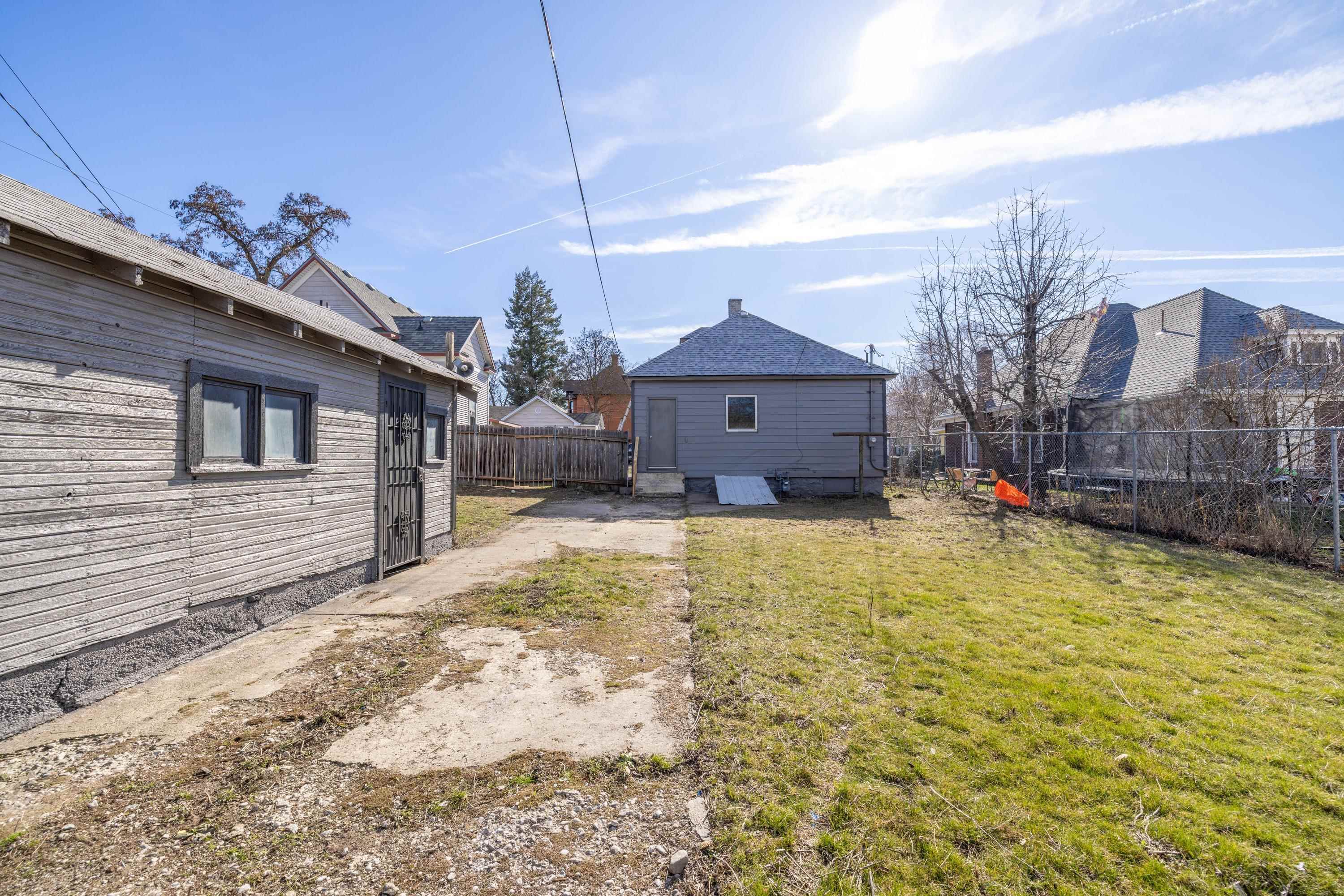 1510 W Spofford Ave - Photo 19