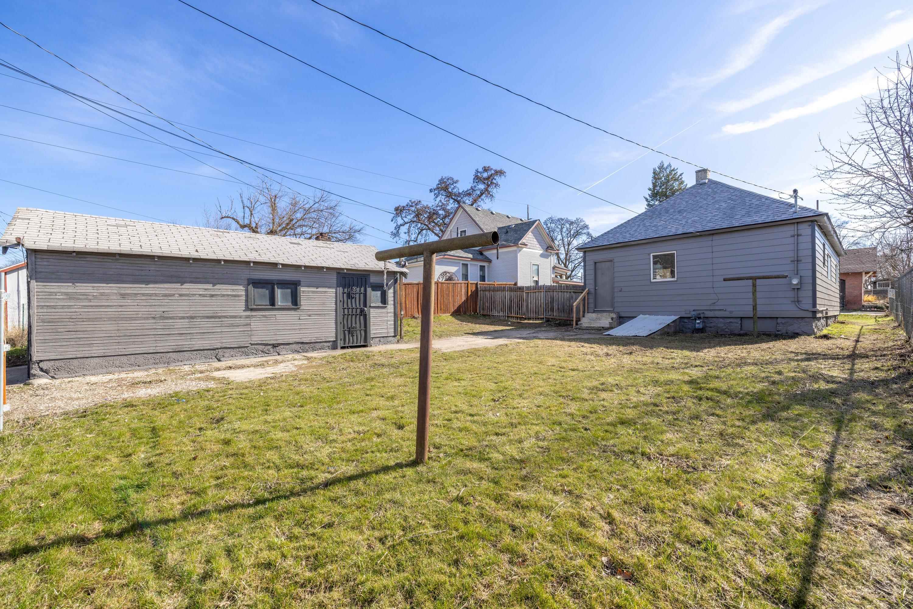 1510 W Spofford Ave - Photo 20