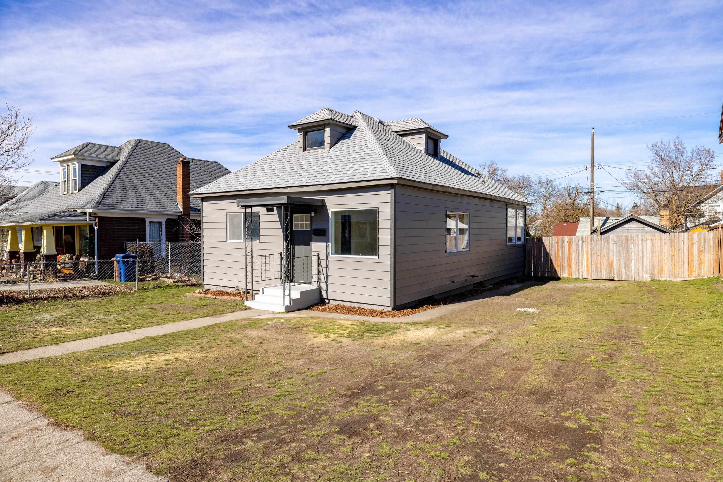 1510 W Spofford Ave - Photo 3