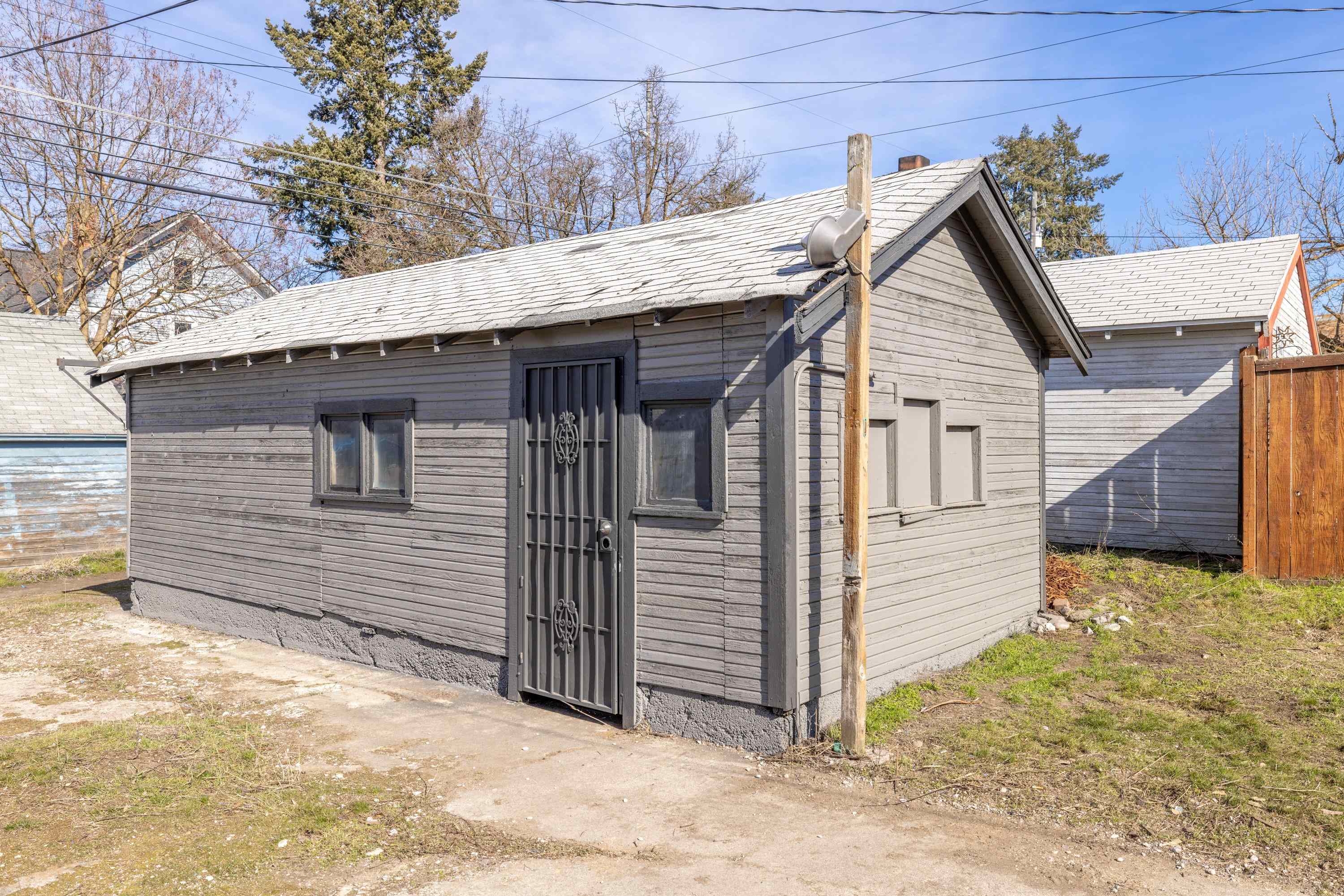 1510 W Spofford Ave - Photo 21