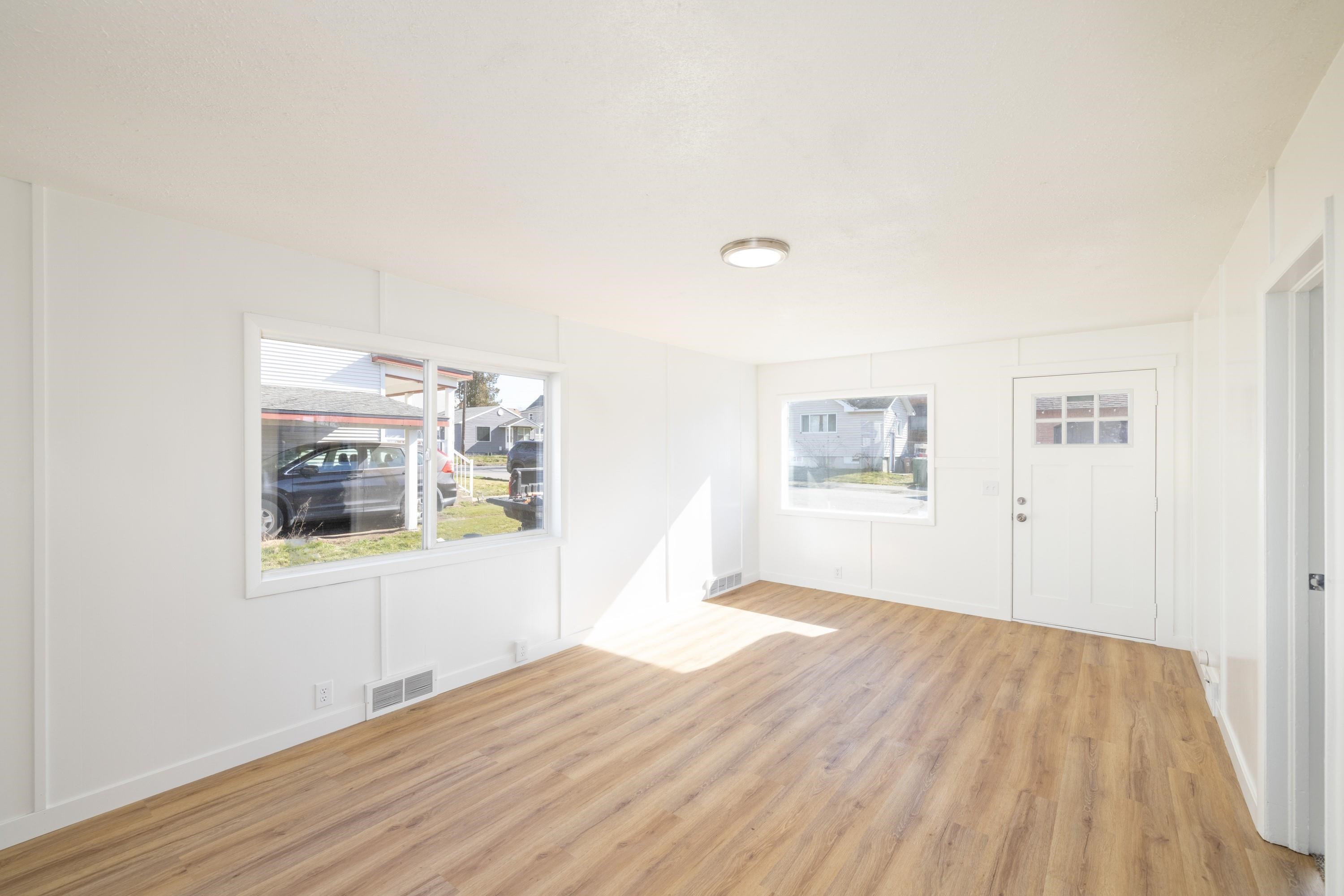 1510 W Spofford Ave - Photo 5